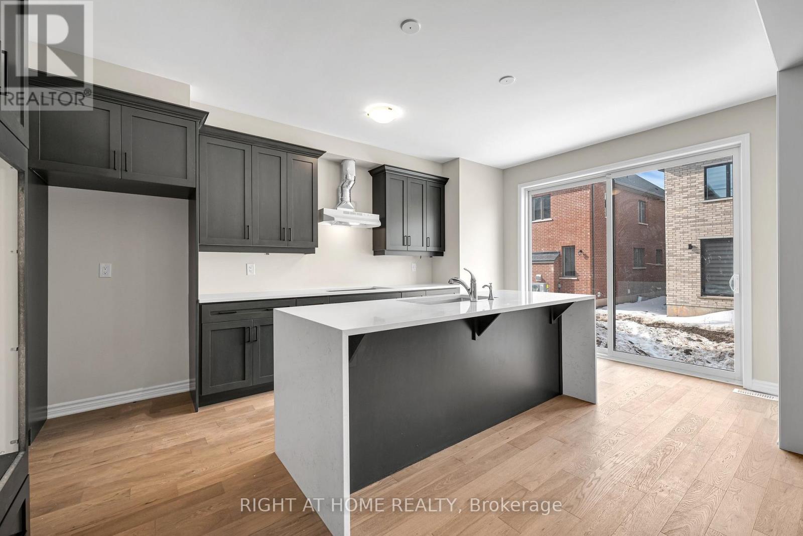 1267 Temperance Crescent, Milton, Ontario  L9T 6J2 - Photo 13 - W12555644