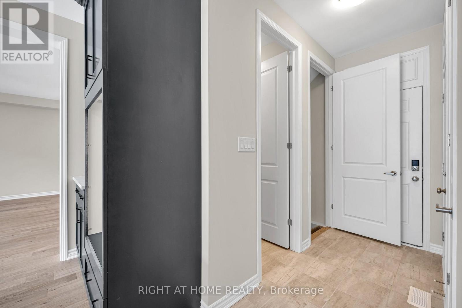 1267 Temperance Crescent, Milton, Ontario  L9T 6J2 - Photo 18 - W12555644