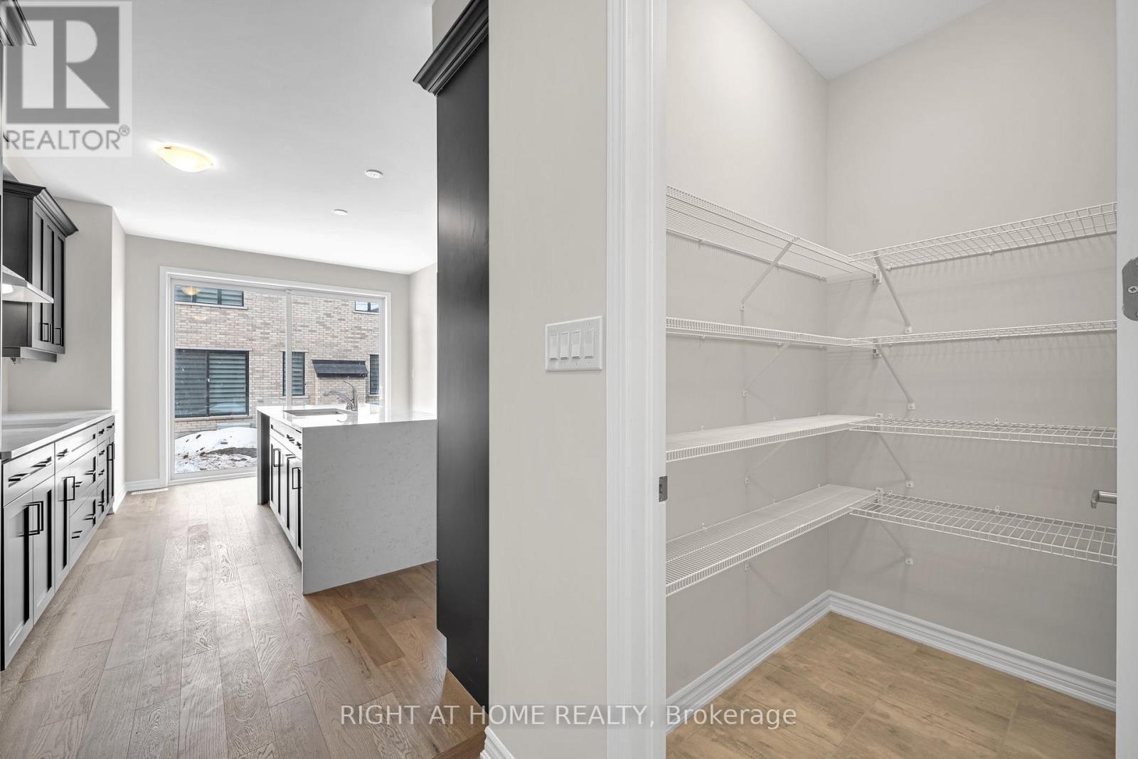 1267 Temperance Crescent, Milton, Ontario  L9T 6J2 - Photo 19 - W12555644