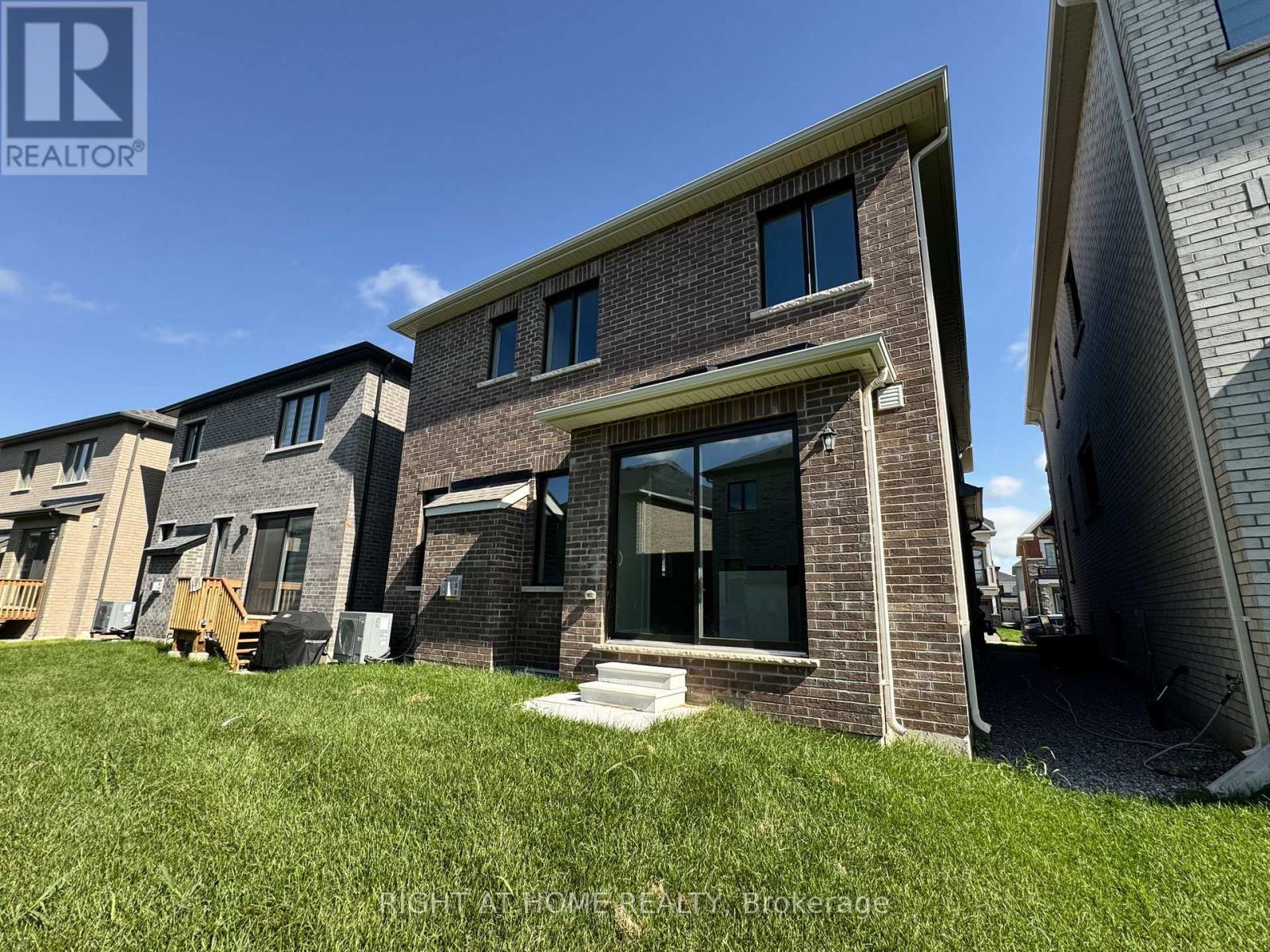 1267 Temperance Crescent, Milton, Ontario  L9T 6J2 - Photo 47 - W12555644