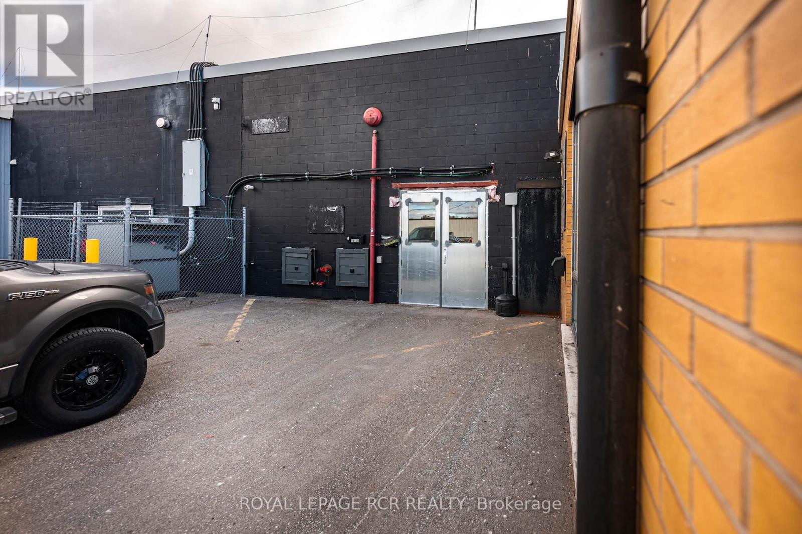 7 - 10 Centennial Road, Orangeville, Ontario  L9W 1P8 - Photo 2 - W12555666