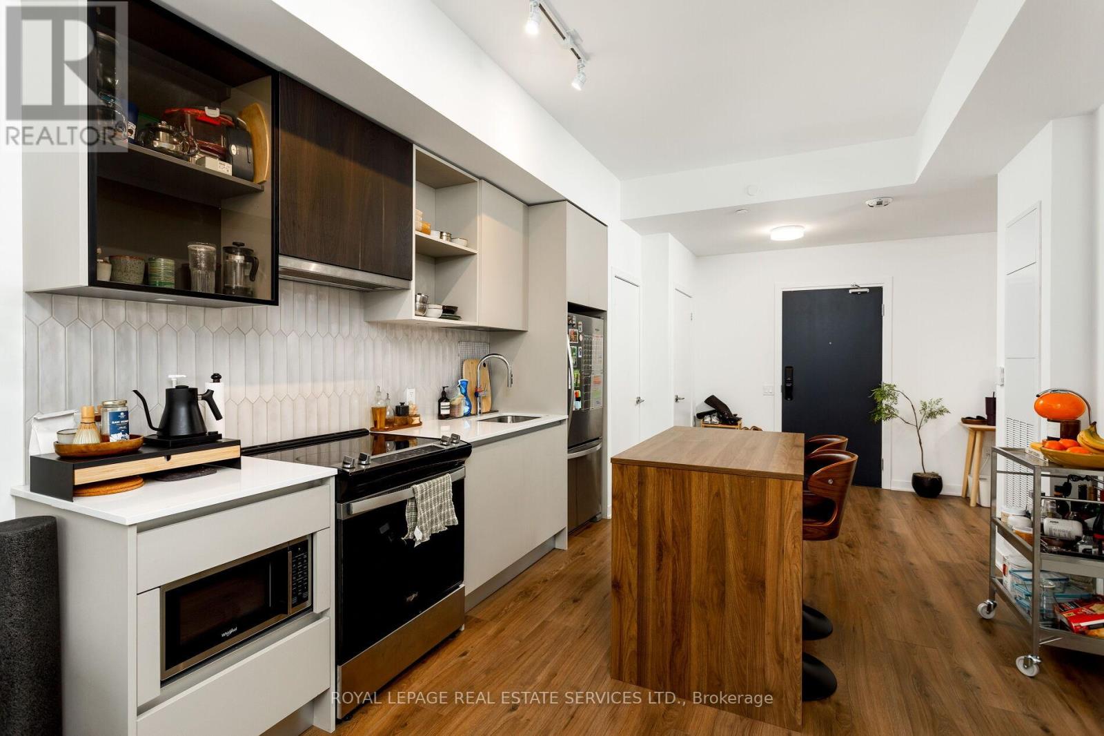 713 - 395 Dundas Street W, Oakville, Ontario  L6M 5R8 - Photo 10 - W12555684