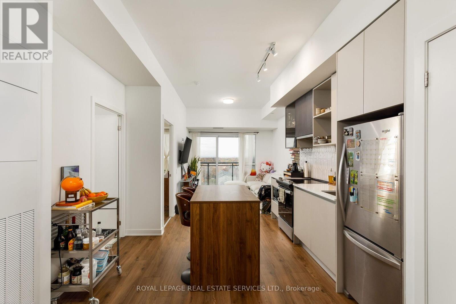 713 - 395 Dundas Street W, Oakville, Ontario  L6M 5R8 - Photo 6 - W12555684