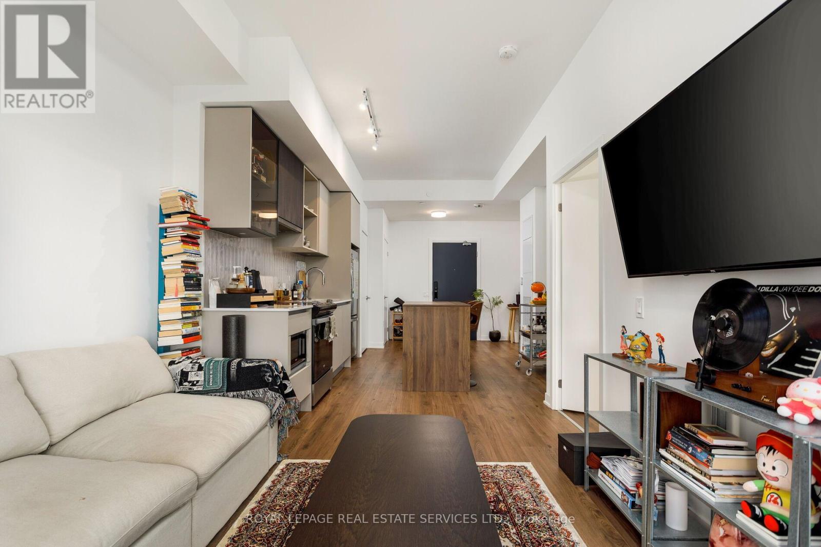 713 - 395 Dundas Street W, Oakville, Ontario  L6M 5R8 - Photo 7 - W12555684