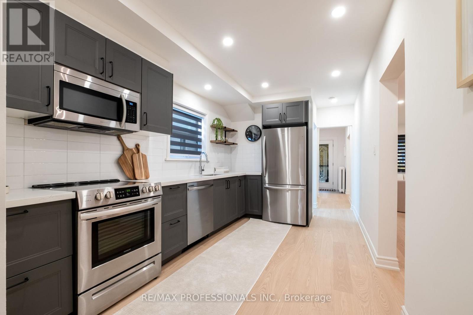 636 Runnymede Road, Toronto, Ontario  M6S 3A2 - Photo 11 - W12555692