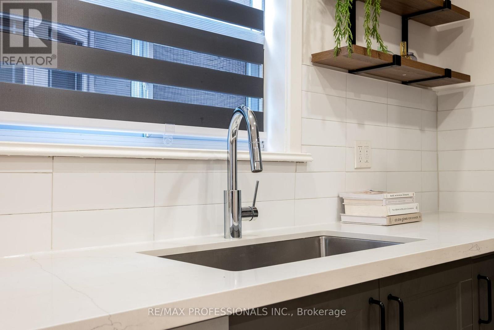 636 Runnymede Road, Toronto, Ontario  M6S 3A2 - Photo 12 - W12555692