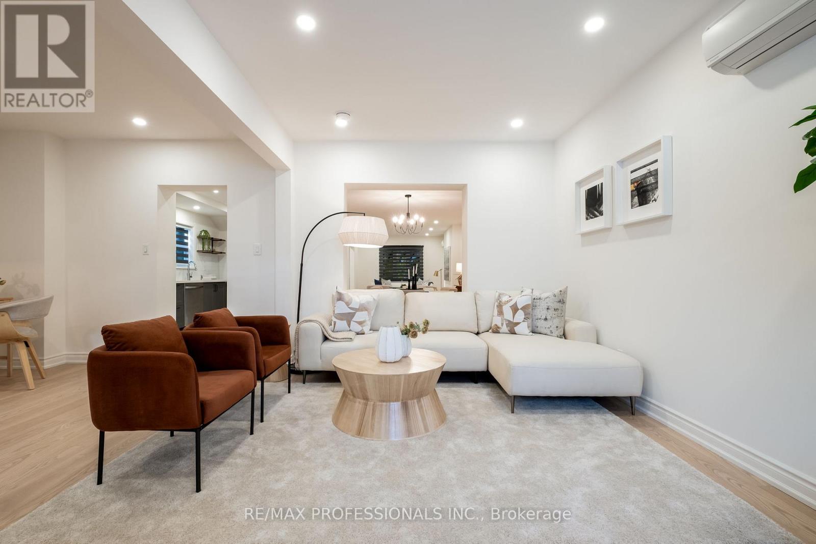 636 Runnymede Road, Toronto, Ontario  M6S 3A2 - Photo 14 - W12555692