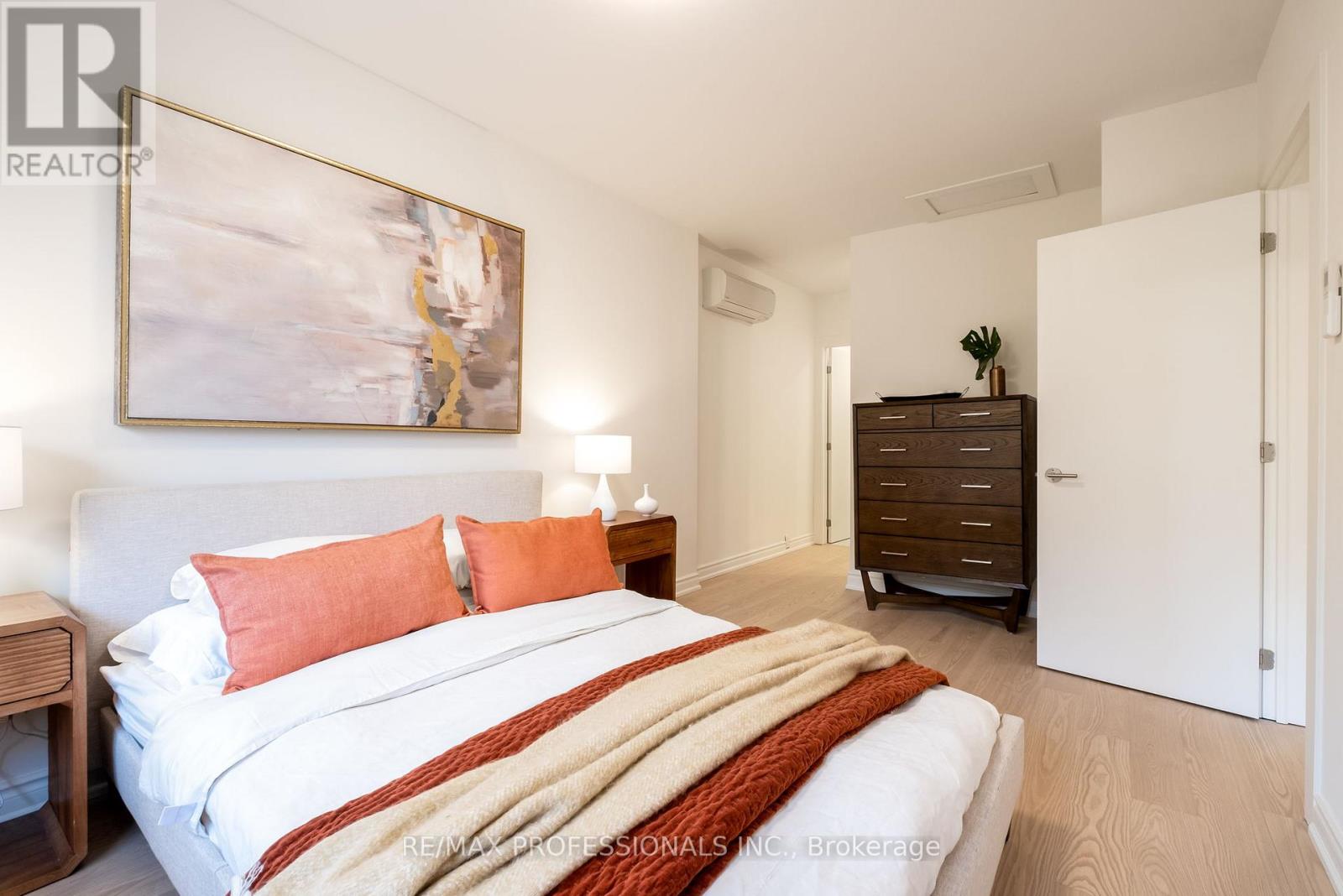 636 Runnymede Road, Toronto, Ontario  M6S 3A2 - Photo 17 - W12555692