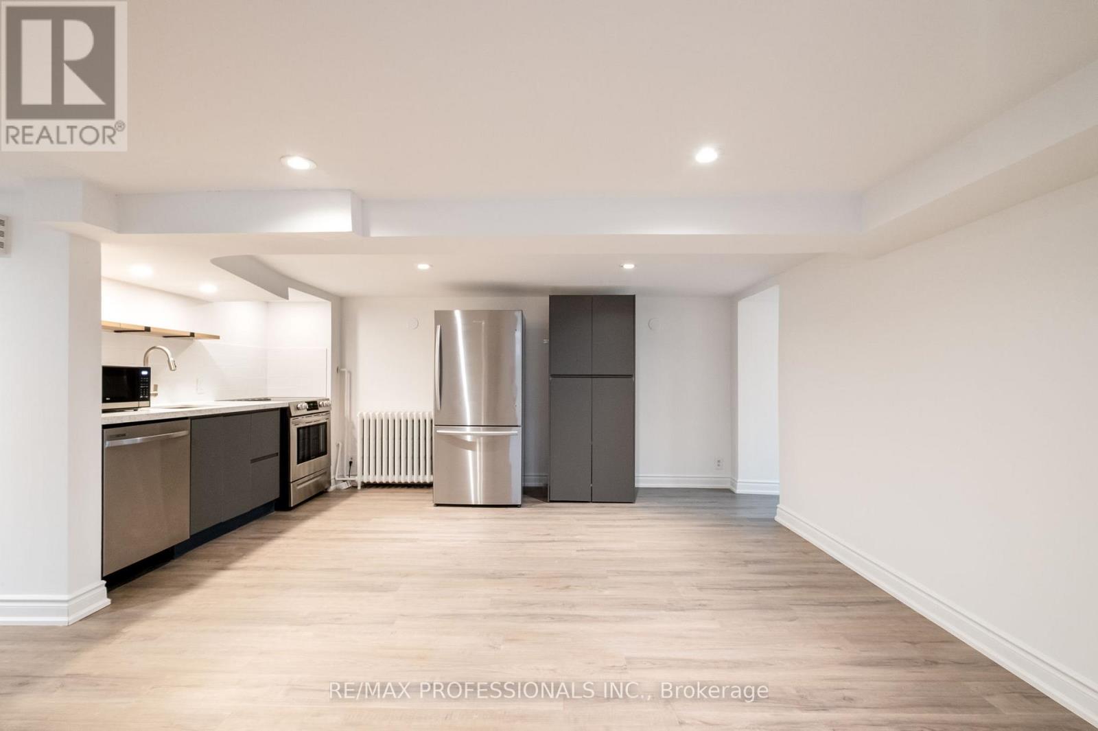 636 Runnymede Road, Toronto, Ontario  M6S 3A2 - Photo 31 - W12555692