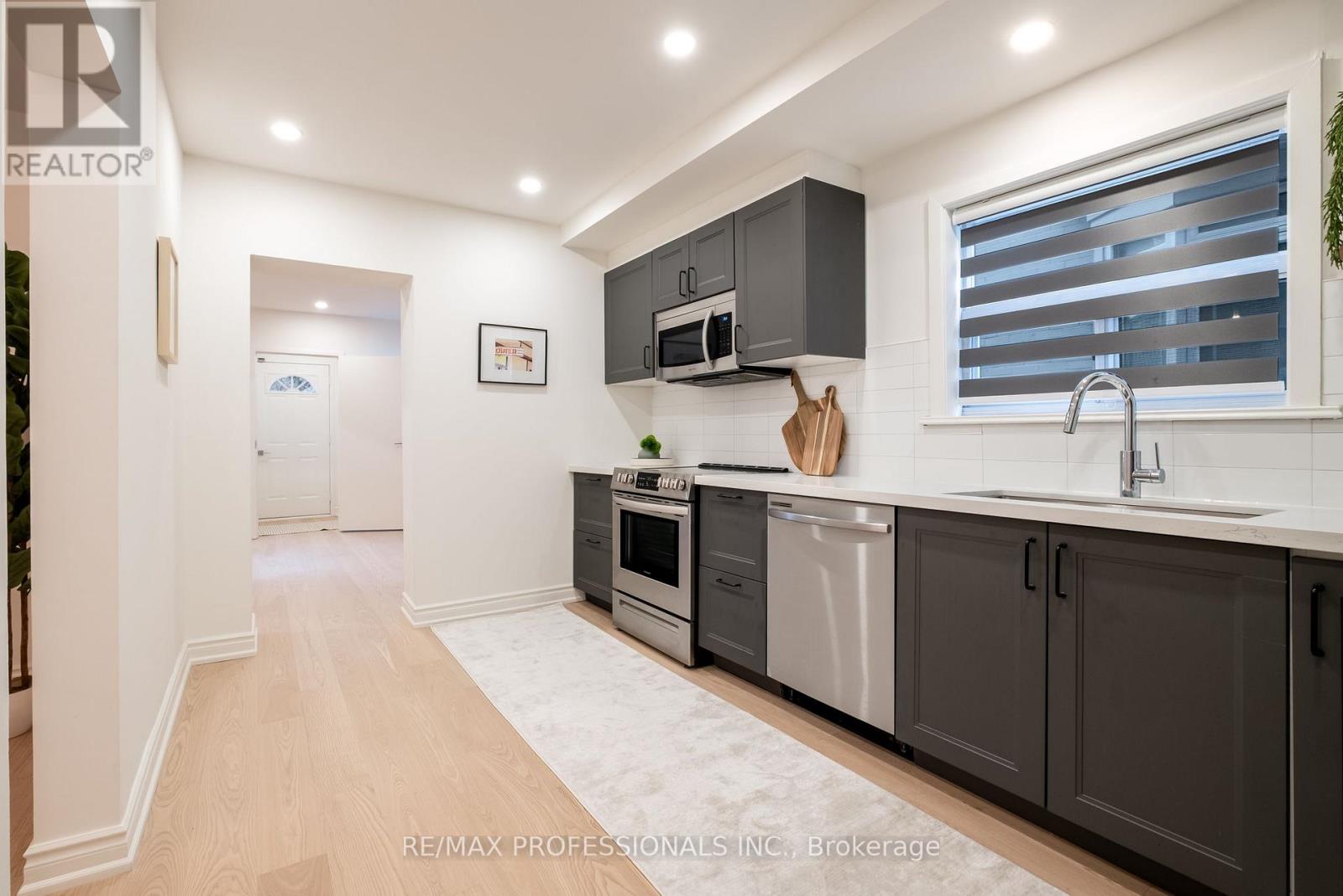 636 Runnymede Road, Toronto, Ontario  M6S 3A2 - Photo 9 - W12555692