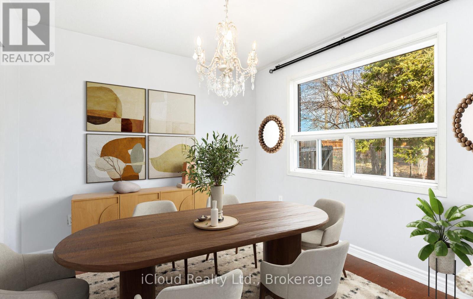 95 Willowridge Road, Toronto, Ontario  M9R 3Z5 - Photo 5 - W12555752