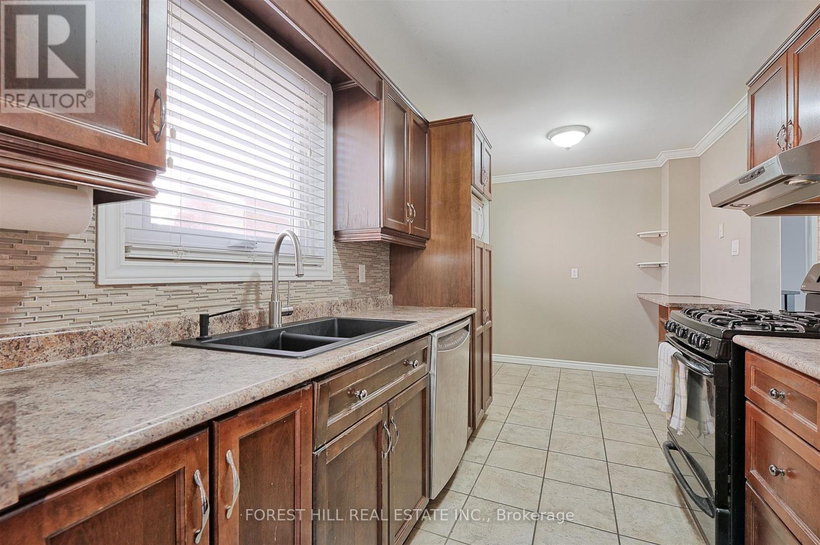 17 Rushmore Crescent, Brampton, Ontario  L6Z 1R1 - Photo 12 - W12555808