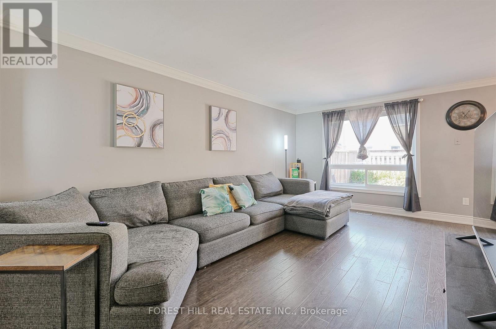 17 Rushmore Crescent, Brampton, Ontario  L6Z 1R1 - Photo 5 - W12555808