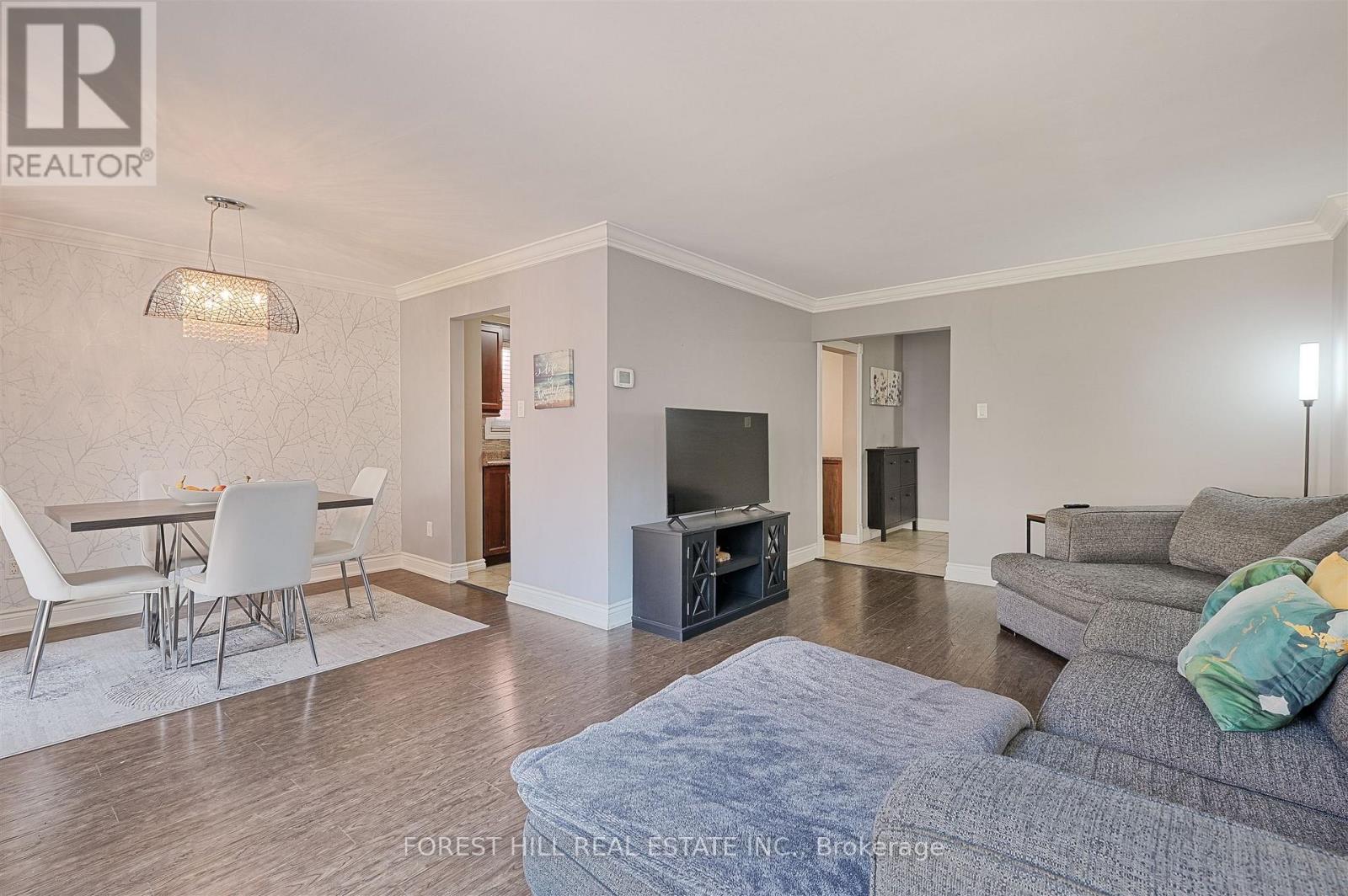 17 Rushmore Crescent, Brampton, Ontario  L6Z 1R1 - Photo 8 - W12555808