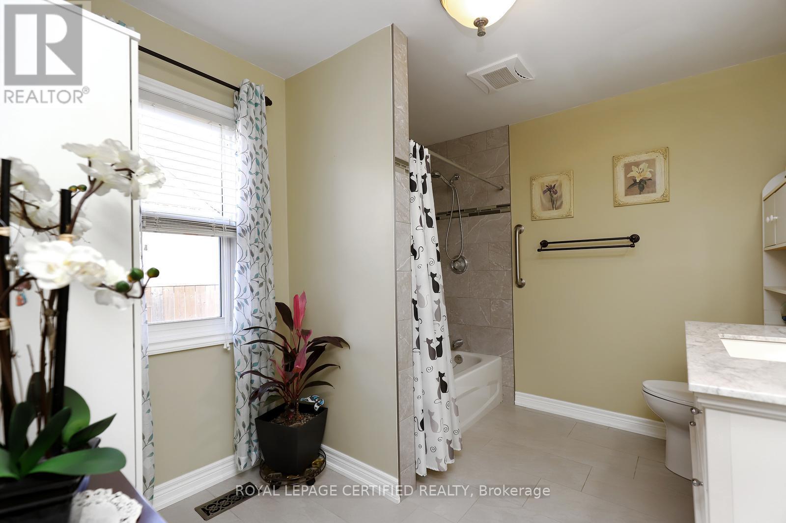 37 Jessie Street, Brampton, Ontario L6Y 1L5 - Photo 20 - W12555810