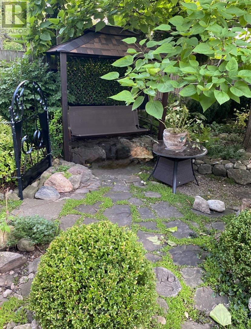 37 Jessie Street, Brampton, Ontario L6Y 1L5 - Photo 44 - W12555810