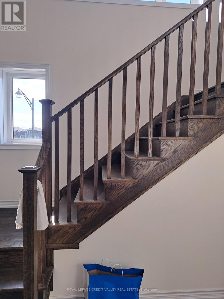 27 Henderson Street, Essa, Ontario  L3W 0A9 - Photo 10 - N12407004