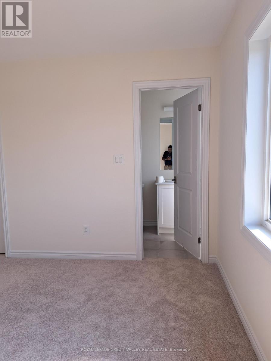 27 Henderson Street, Essa, Ontario  L3W 0A9 - Photo 14 - N12407004