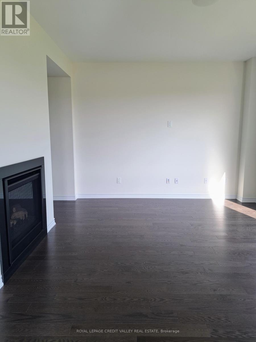 27 Henderson Street, Essa, Ontario  L3W 0A9 - Photo 5 - N12407004