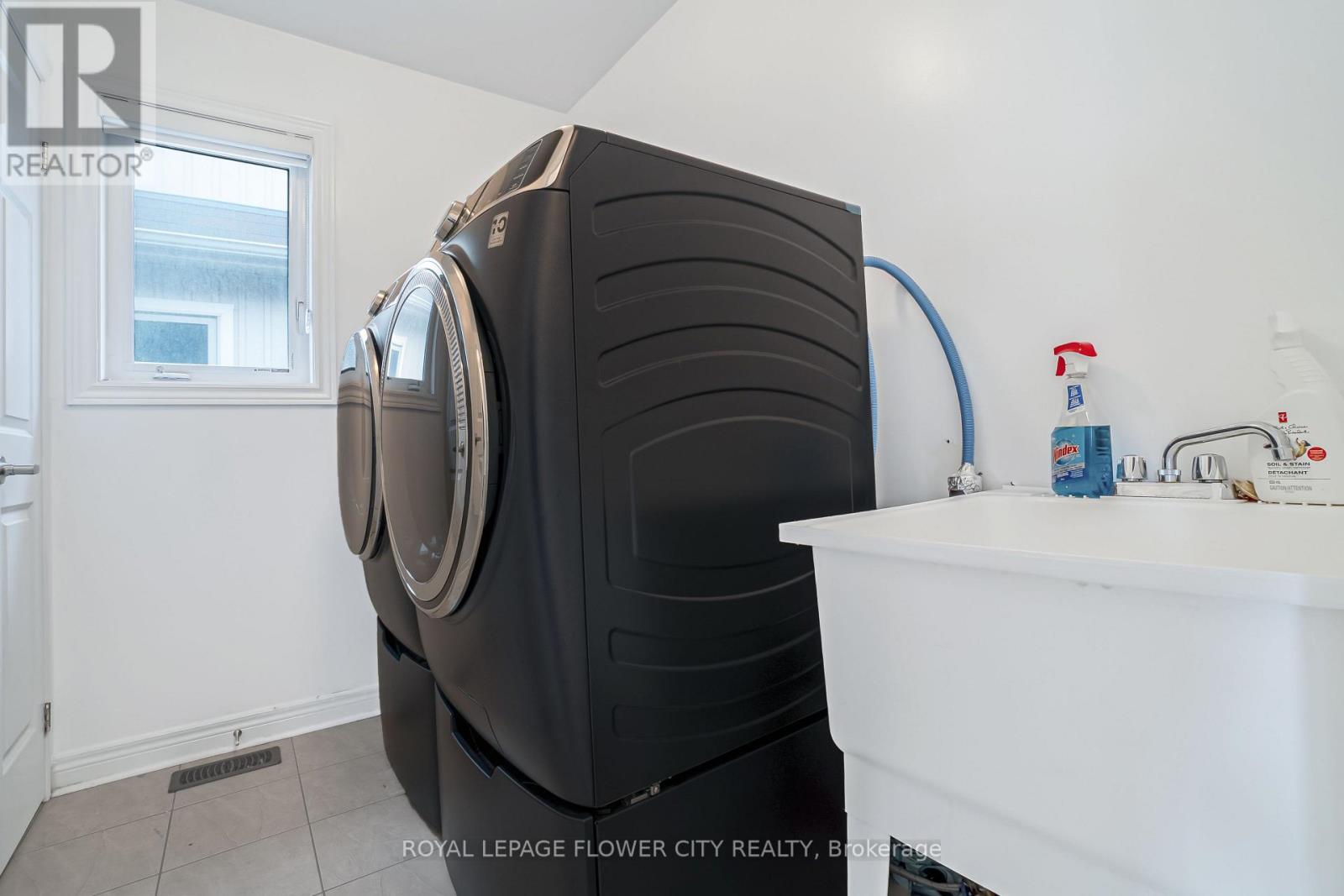 244 Palmer Lane, Woodstock, Ontario N4T 0G5 - Photo 35 - X12475439