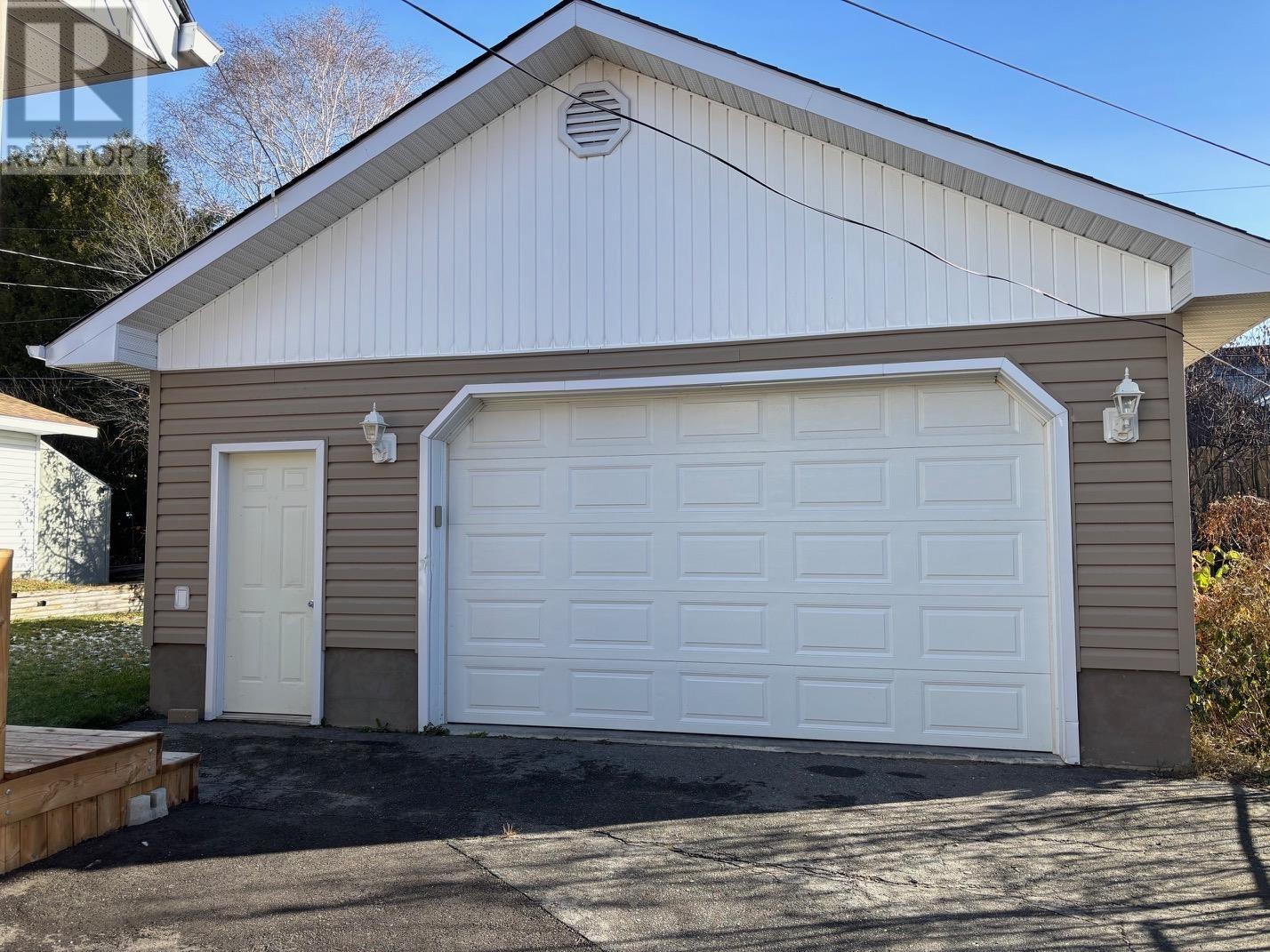 57 Roman Ave, Elliot Lake, Ontario  P5A 1R8 - Photo 2 - SM253296