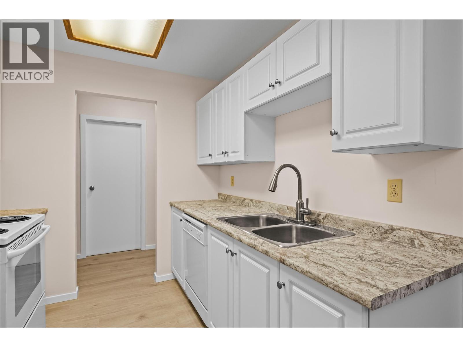 3180 De Montreuil Court Unit# 111, Kelowna, British Columbia V1W 3W4 - Photo 10 - 10369260