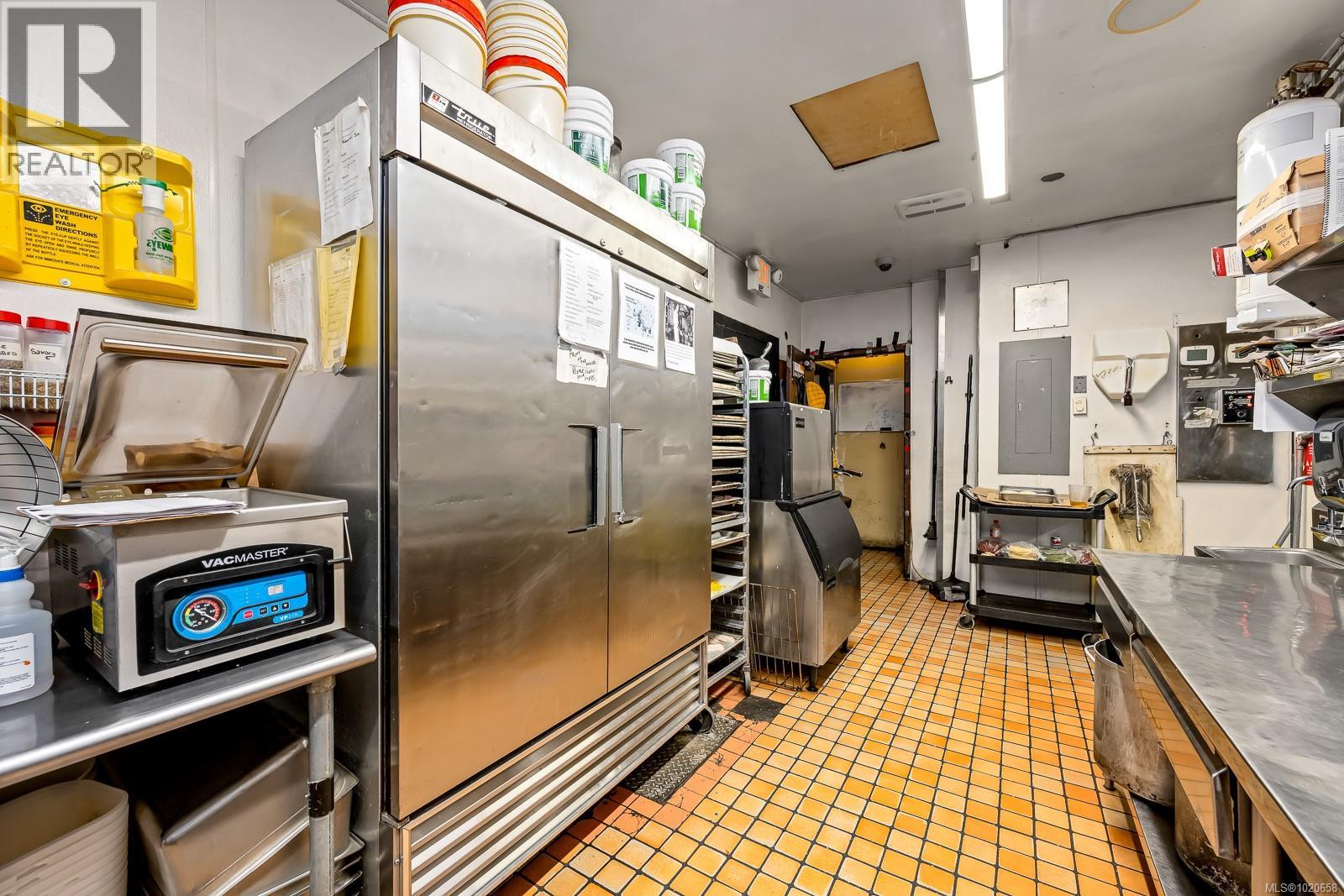 1175 Cliffe Ave, Courtenay, British Columbia  V9N 2K2 - Photo 18 - 1020658