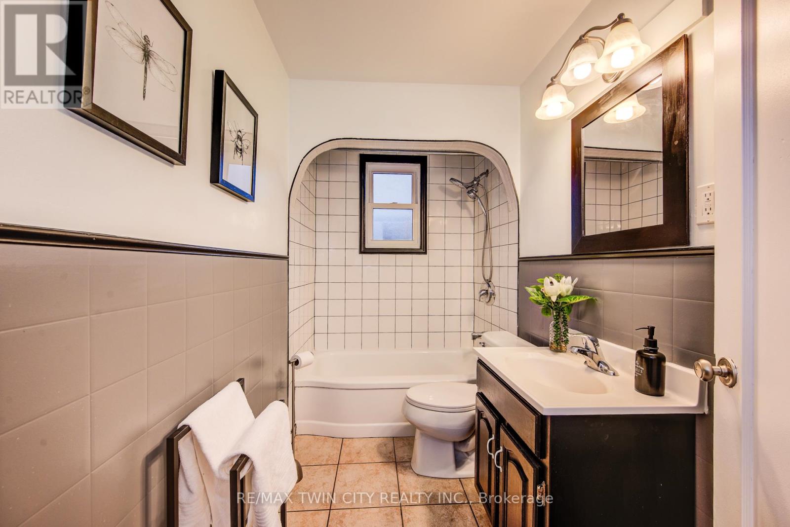 62 Ann Street, Waterloo, Ontario  N2B 1X9 - Photo 20 - X12555630