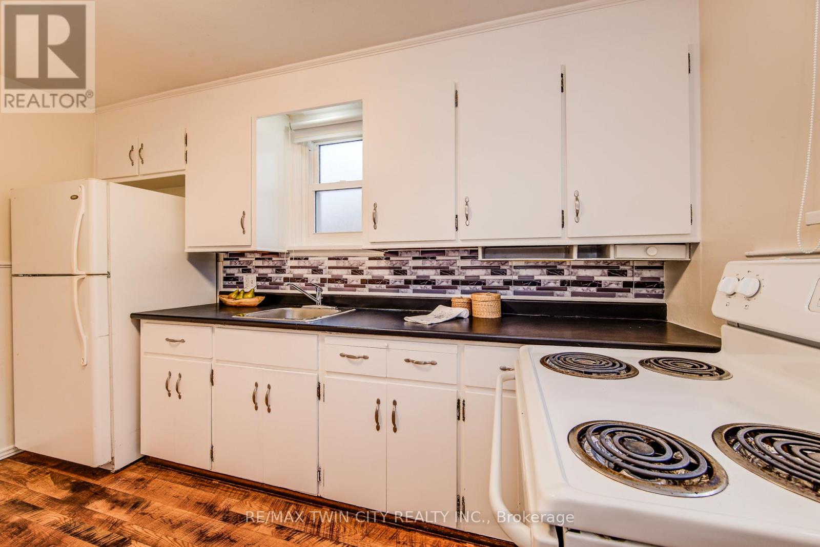 62 Ann Street, Waterloo, Ontario  N2B 1X9 - Photo 23 - X12555630