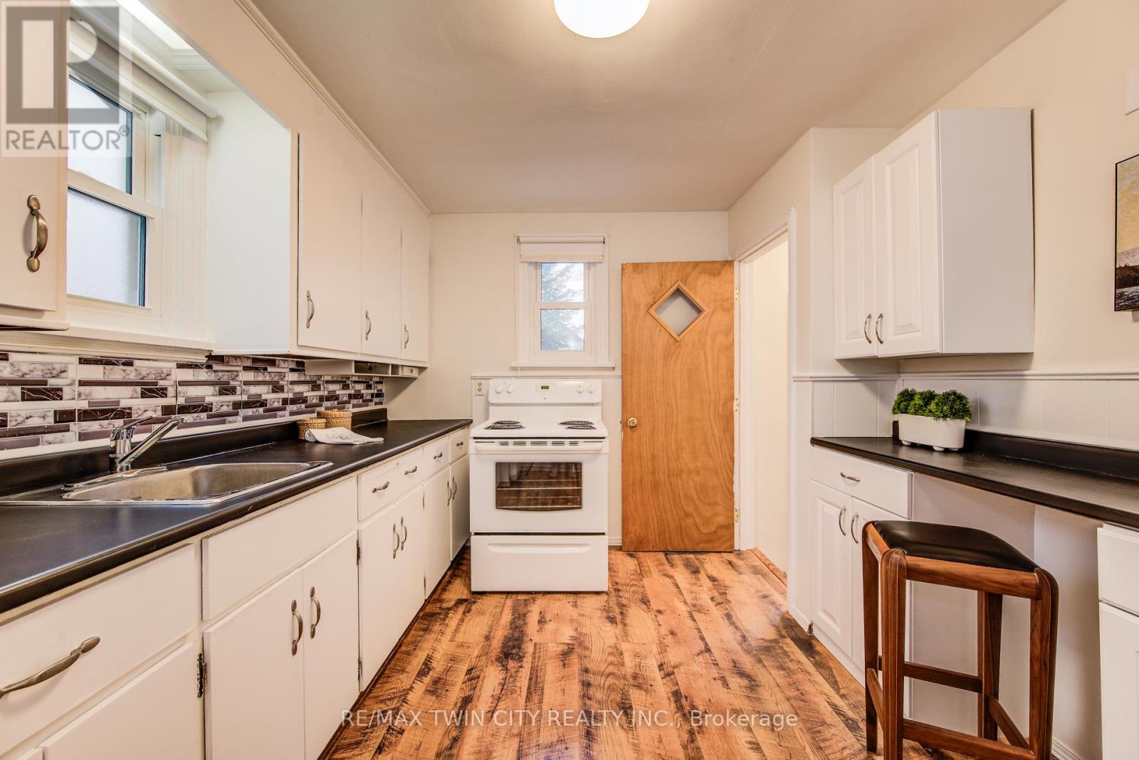 62 Ann Street, Waterloo, Ontario  N2B 1X9 - Photo 24 - X12555630