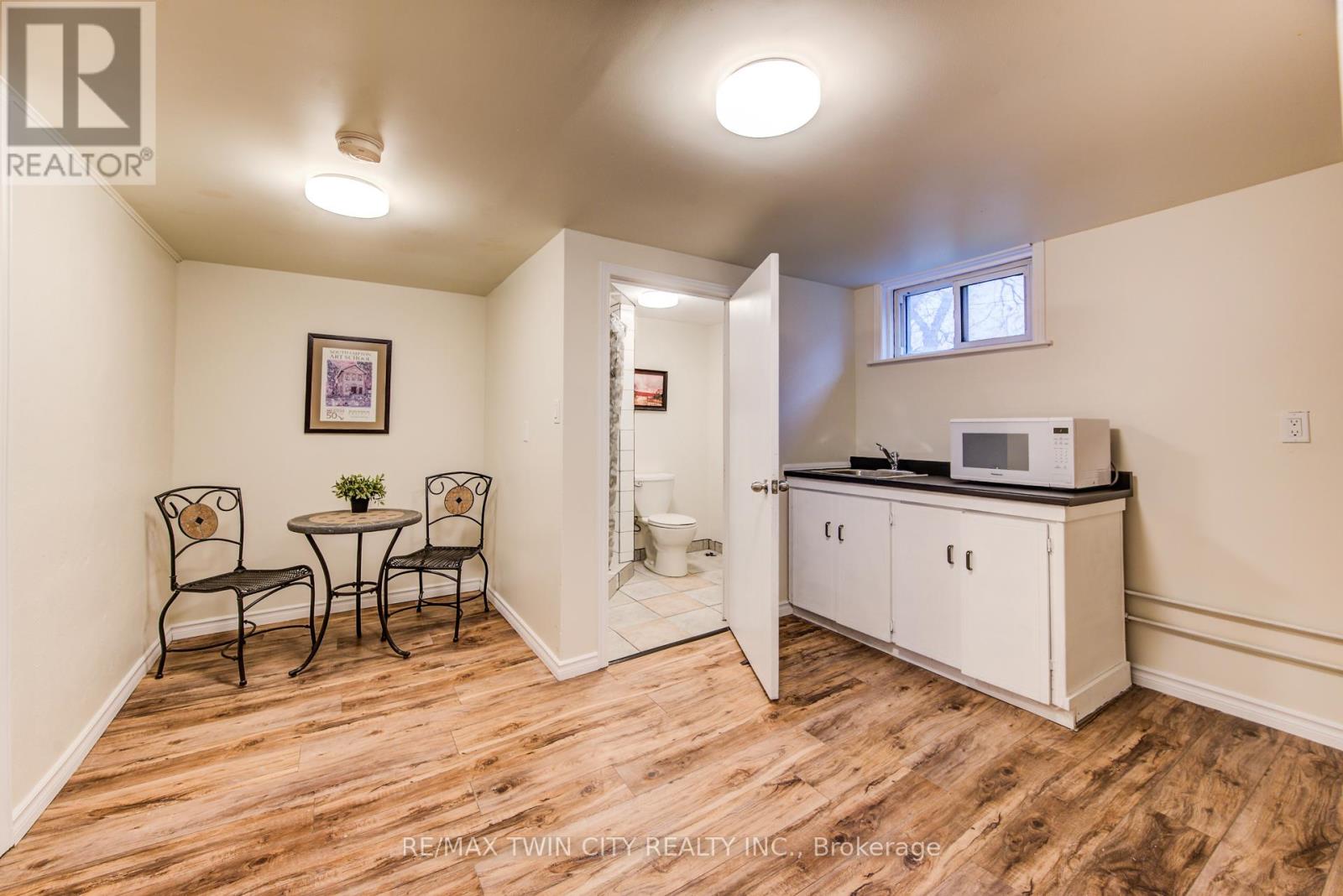 62 Ann Street, Waterloo, Ontario  N2B 1X9 - Photo 34 - X12555630