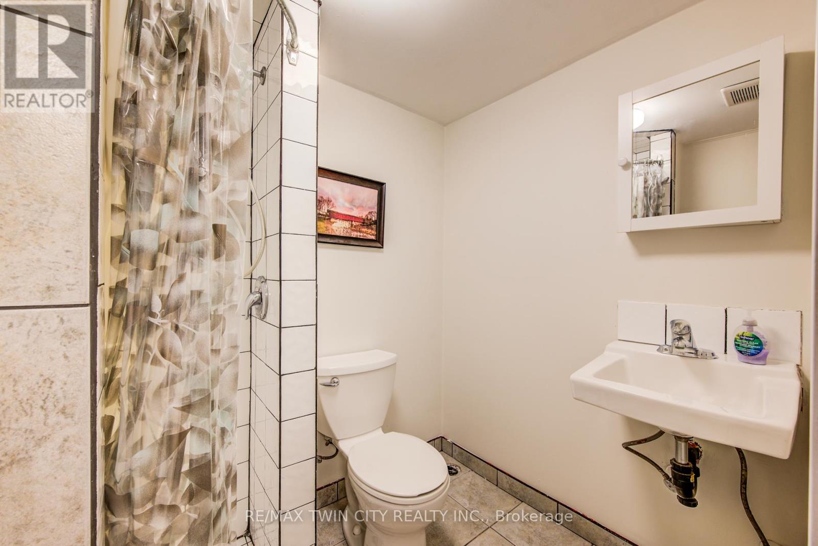 62 Ann Street, Waterloo, Ontario  N2B 1X9 - Photo 35 - X12555630