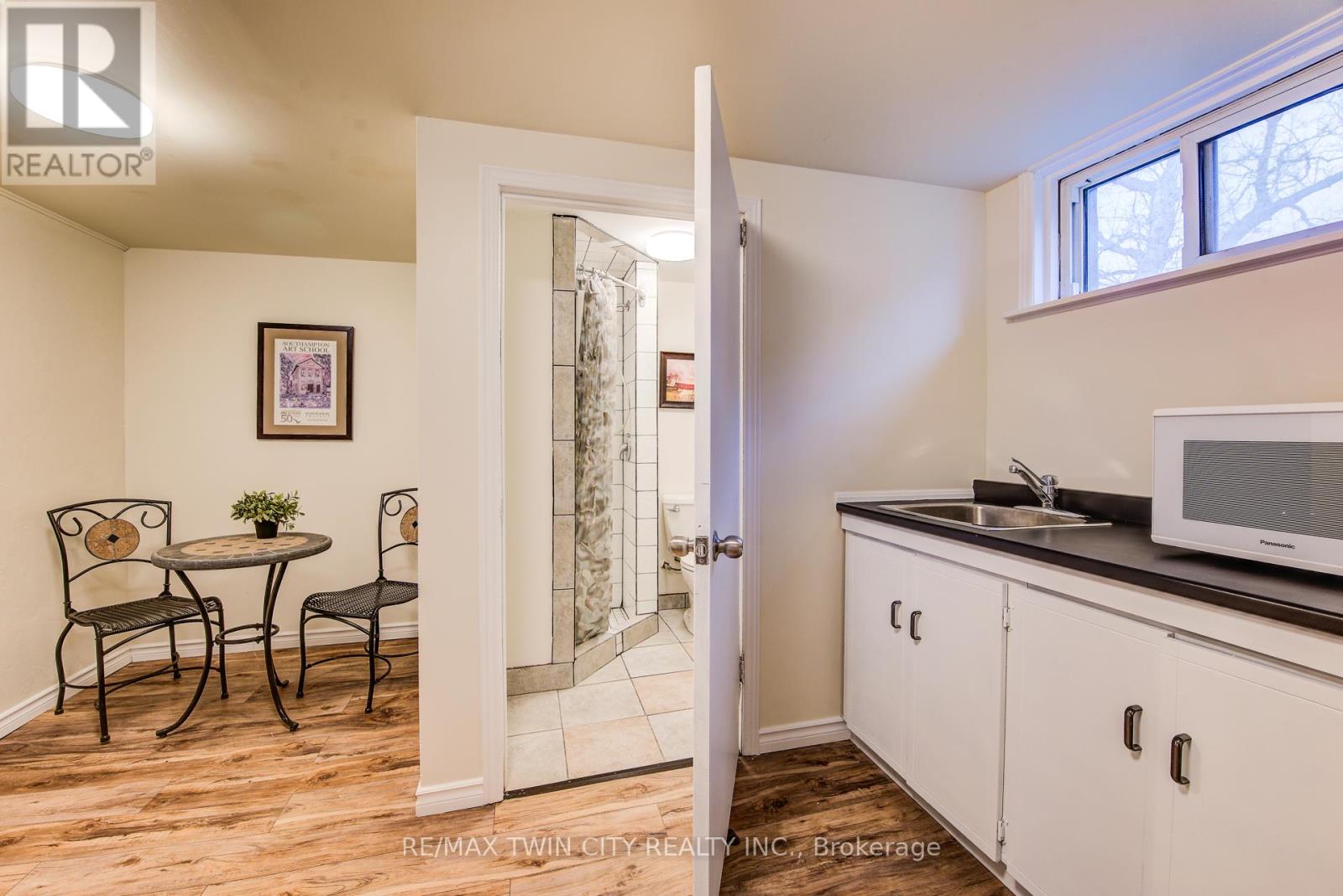 62 Ann Street, Waterloo, Ontario  N2B 1X9 - Photo 36 - X12555630