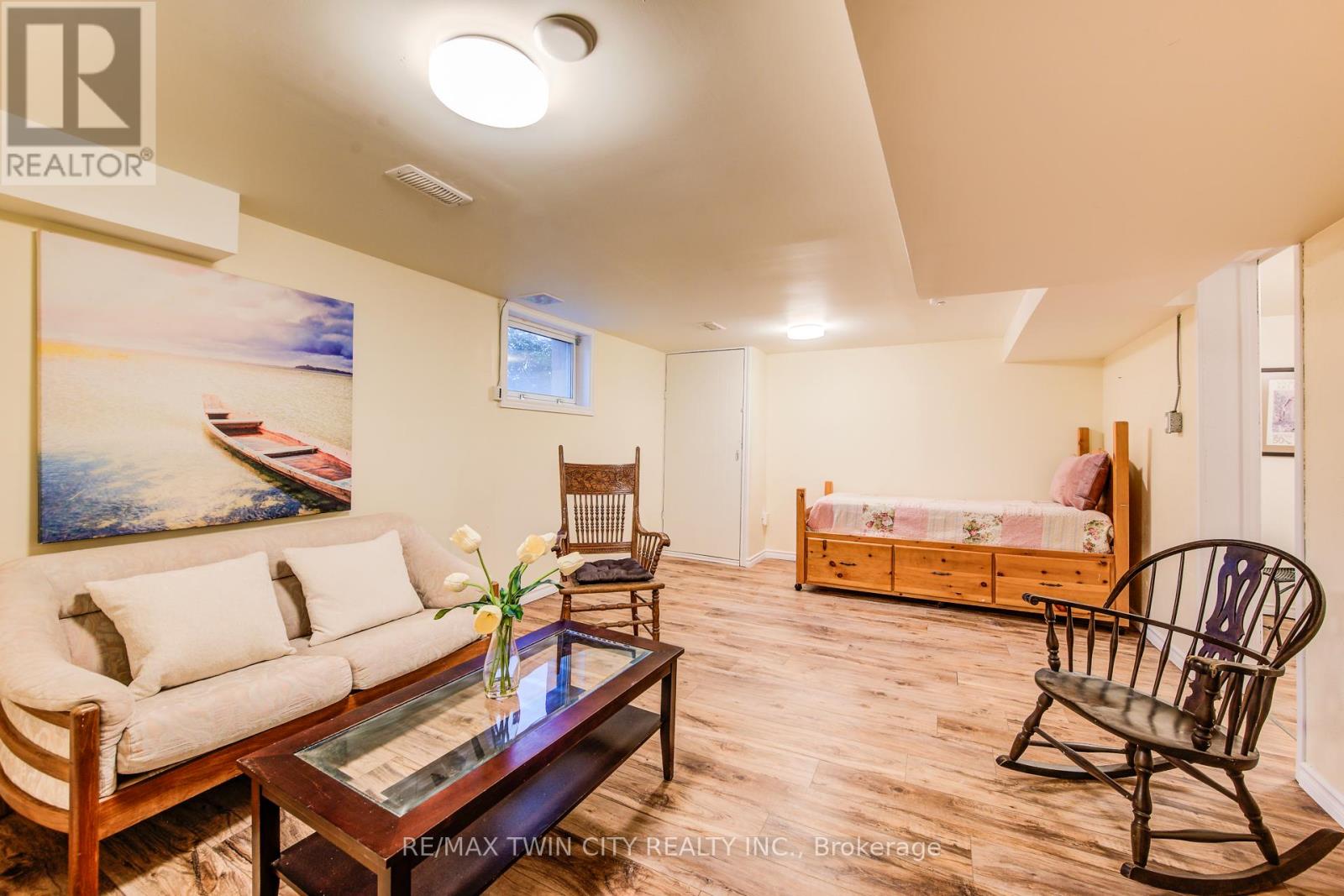 62 Ann Street, Waterloo, Ontario  N2B 1X9 - Photo 39 - X12555630