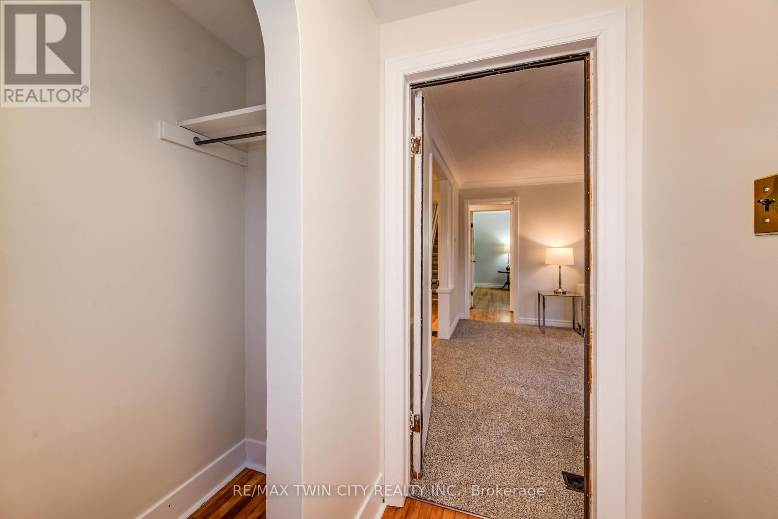 62 Ann Street, Waterloo, Ontario  N2B 1X9 - Photo 5 - X12555630