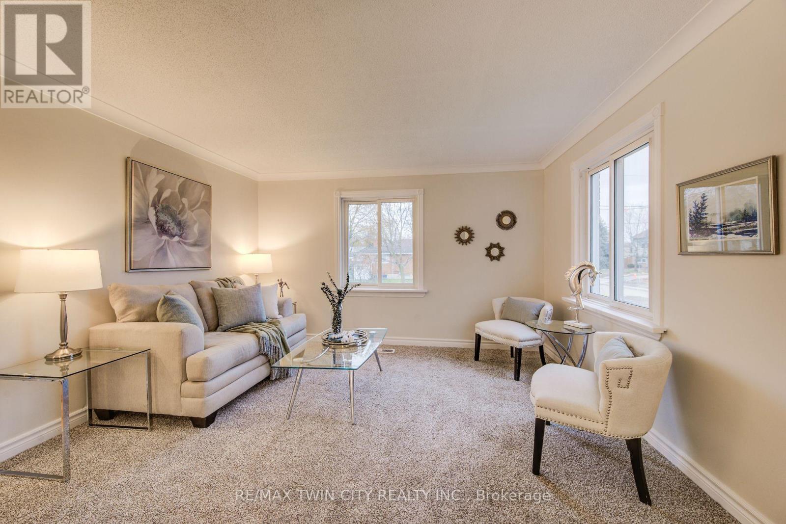 62 Ann Street, Waterloo, Ontario  N2B 1X9 - Photo 7 - X12555630