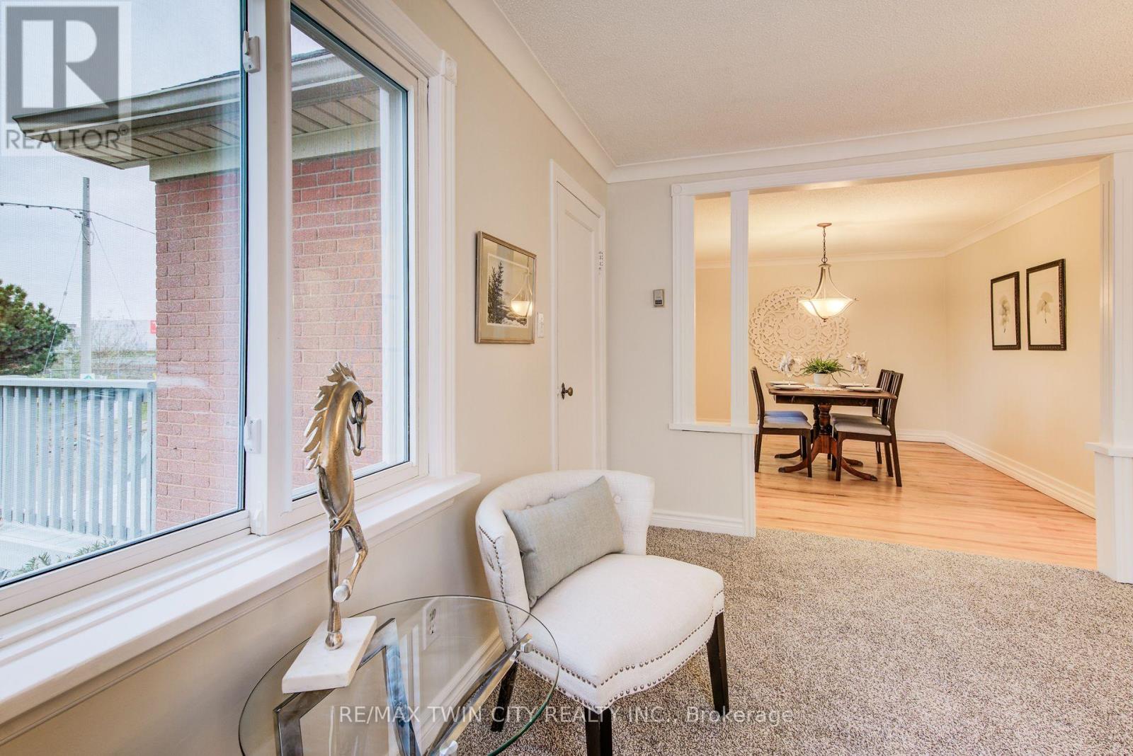 62 Ann Street, Waterloo, Ontario  N2B 1X9 - Photo 9 - X12555630