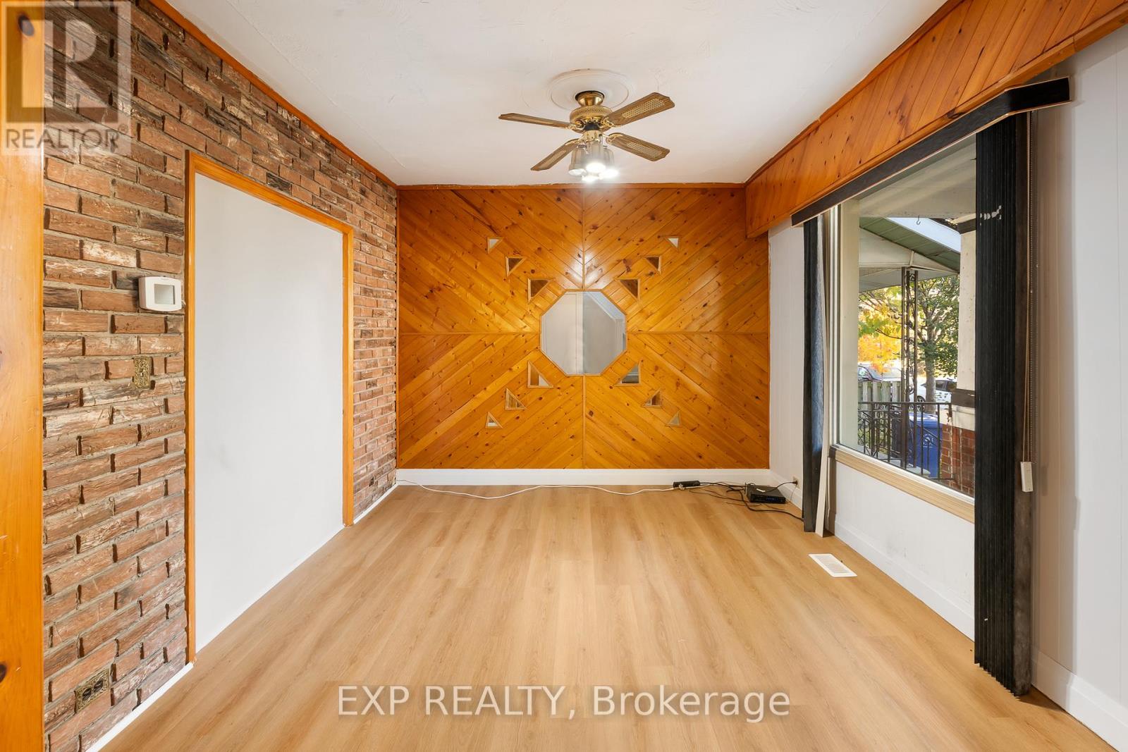 467 Grove Avenue, Windsor, Ontario N9A 6G3 - Photo 5 - X12555710