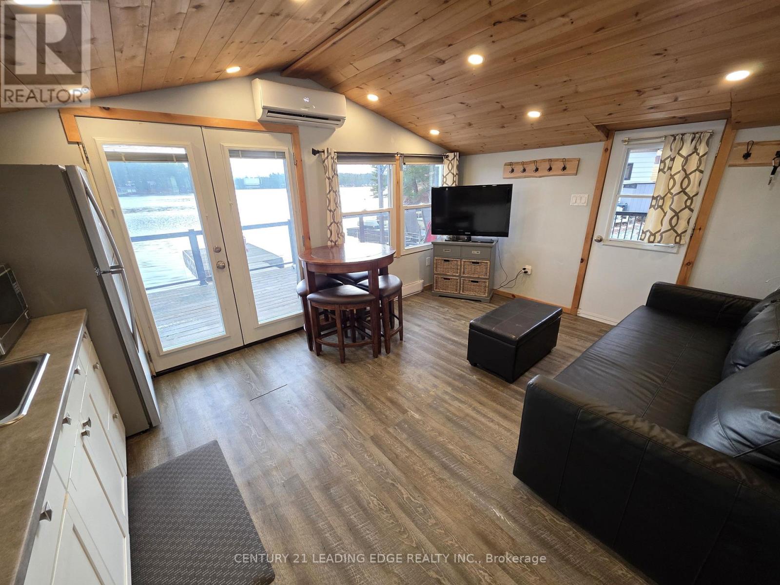 24 - 1043 Lobo Drive, Minden Hills, Ontario  K0M 2K0 - Photo 12 - X12555764