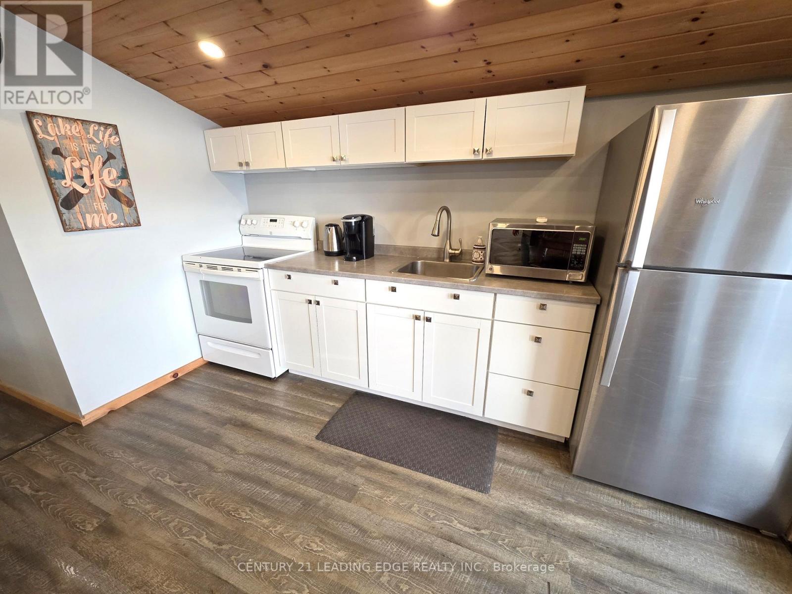 24 - 1043 Lobo Drive, Minden Hills, Ontario  K0M 2K0 - Photo 14 - X12555764