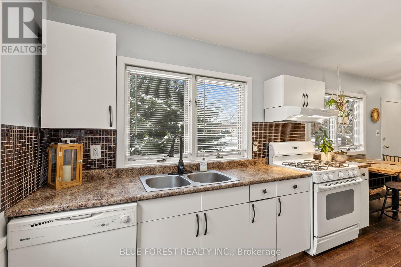 265 Clarke Road, London East, Ontario N5W 5E7 - Photo 11 - X12555876