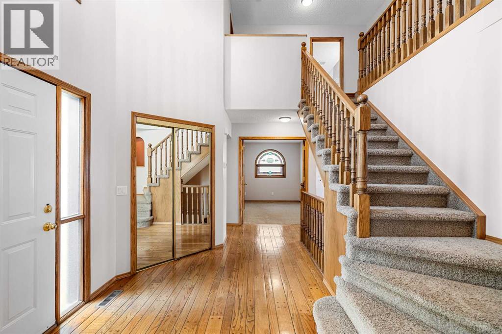 201 Signature Way Sw, Calgary, Alberta  T3H 2Y2 - Photo 6 - A2268510