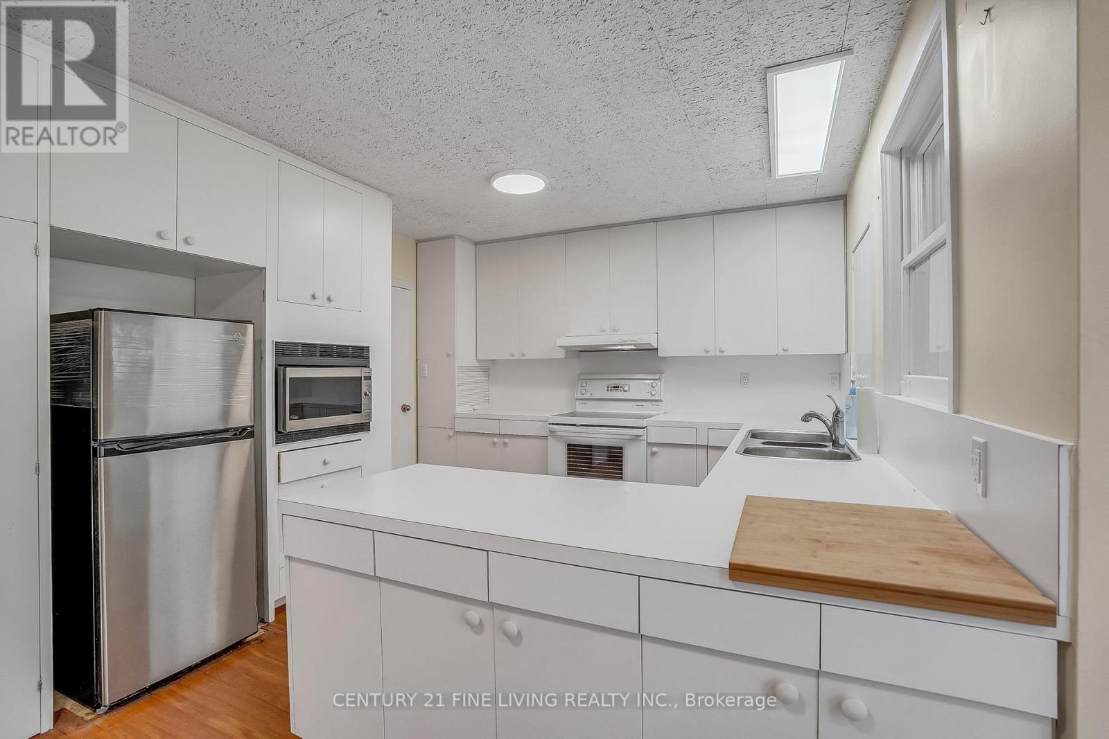 20 Owen Boulevard, Toronto, Ontario M2P 1E9 - Photo 13 - C12546196