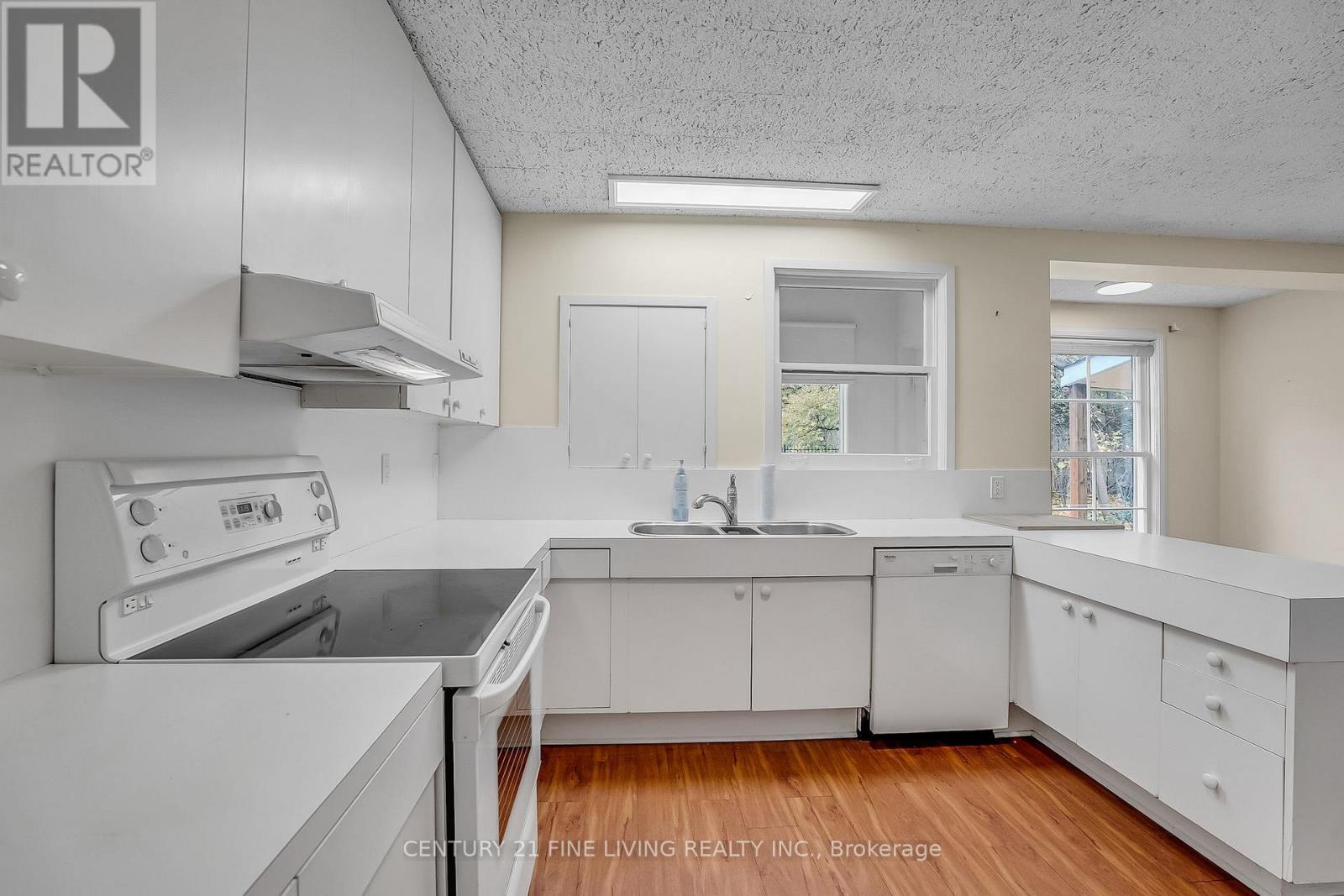 20 Owen Boulevard, Toronto, Ontario M2P 1E9 - Photo 14 - C12546196