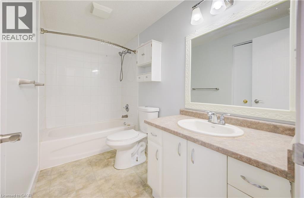 68 Foxglove Crescent, Kitchener, Ontario  N2E 3Y7 - Photo 24 - 40787165