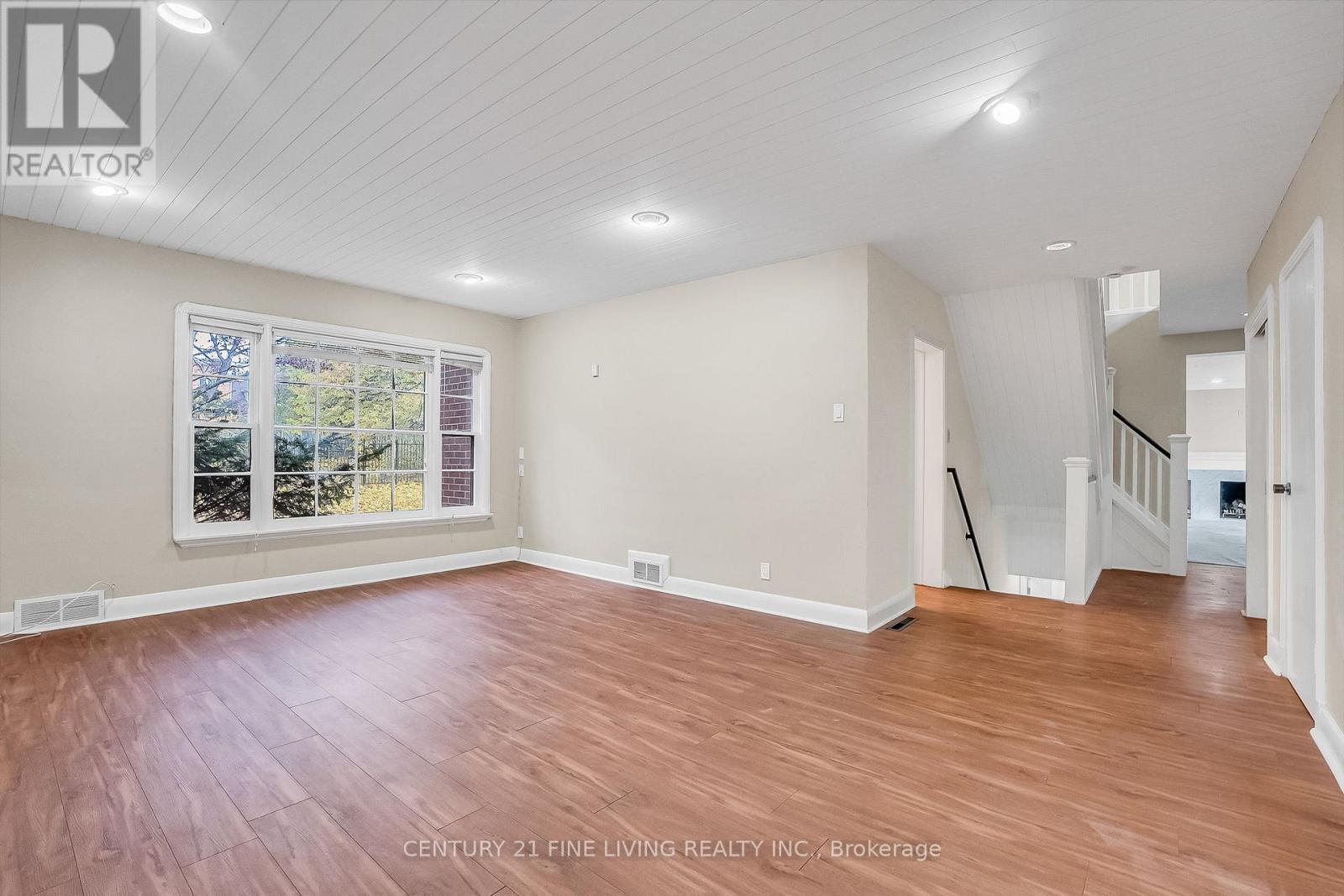 20 Owen Boulevard, Toronto, Ontario M2P 1E9 - Photo 8 - C12546196