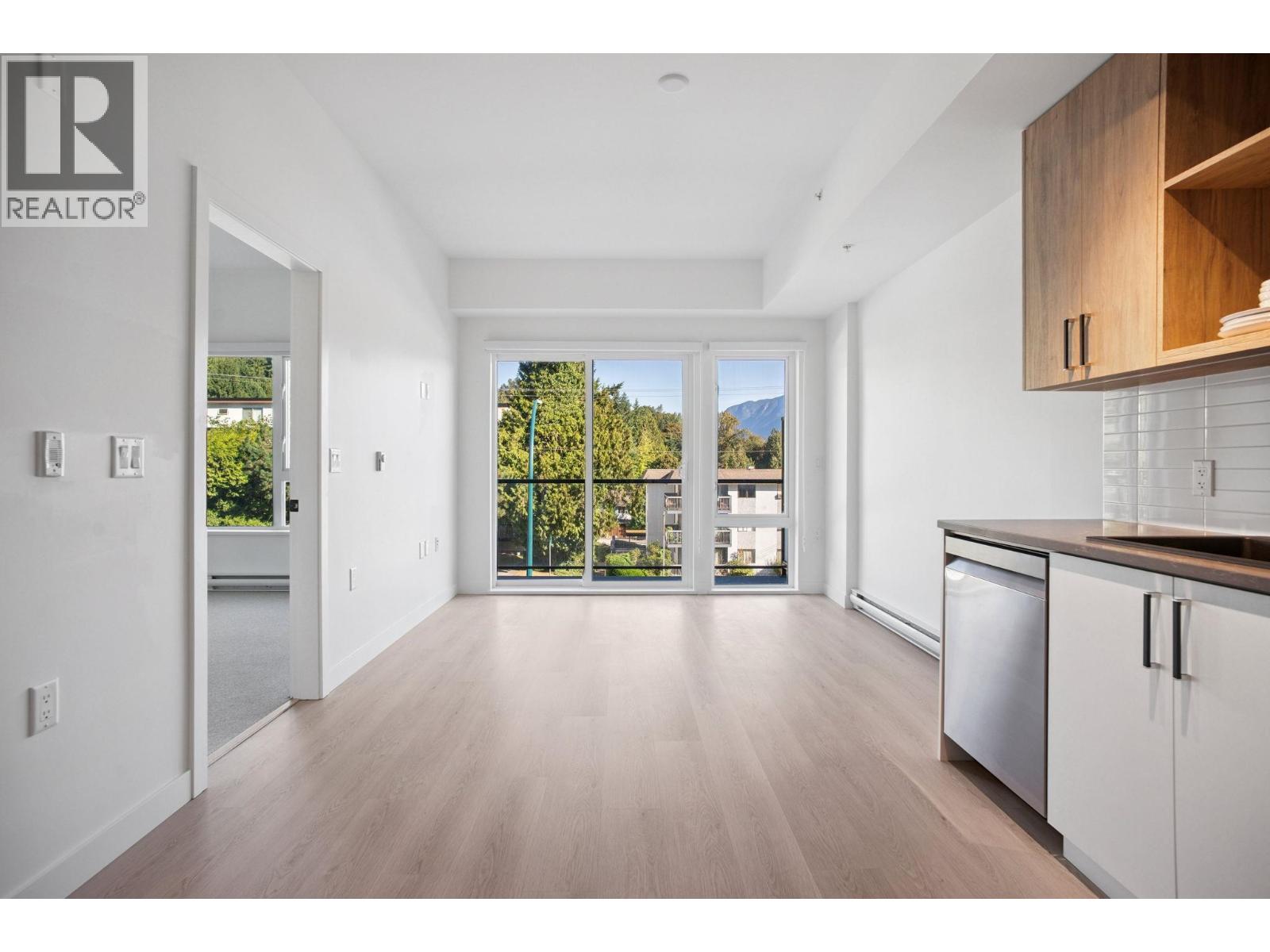 105 1100 Clarke Road, Port Moody, British Columbia  V6M 4B9 - Photo 5 - R3068307