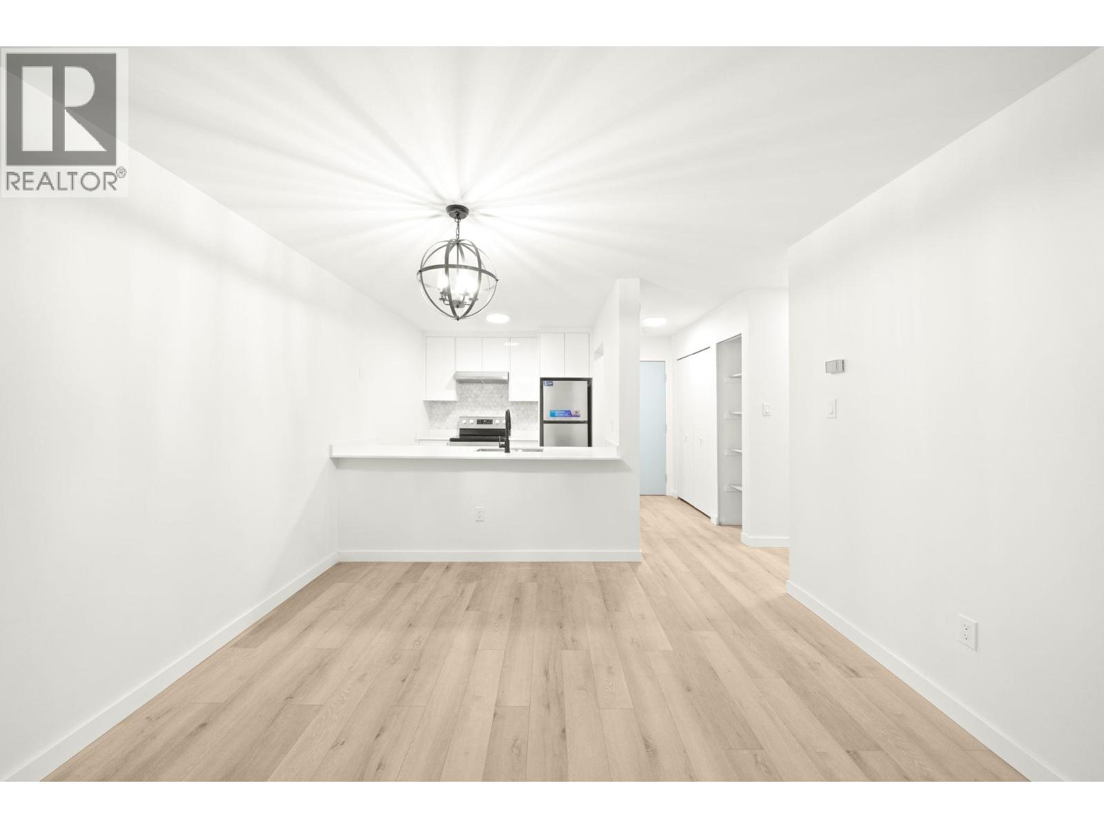 207 360 E 2nd Street, North Vancouver, British Columbia  V7L 4N6 - Photo 11 - R3068334