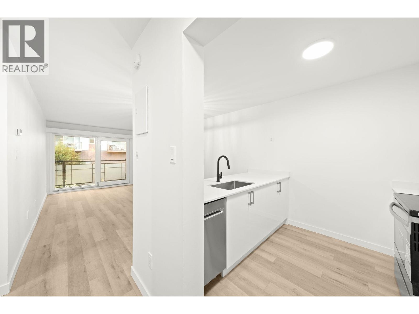 207 360 E 2nd Street, North Vancouver, British Columbia  V7L 4N6 - Photo 7 - R3068334