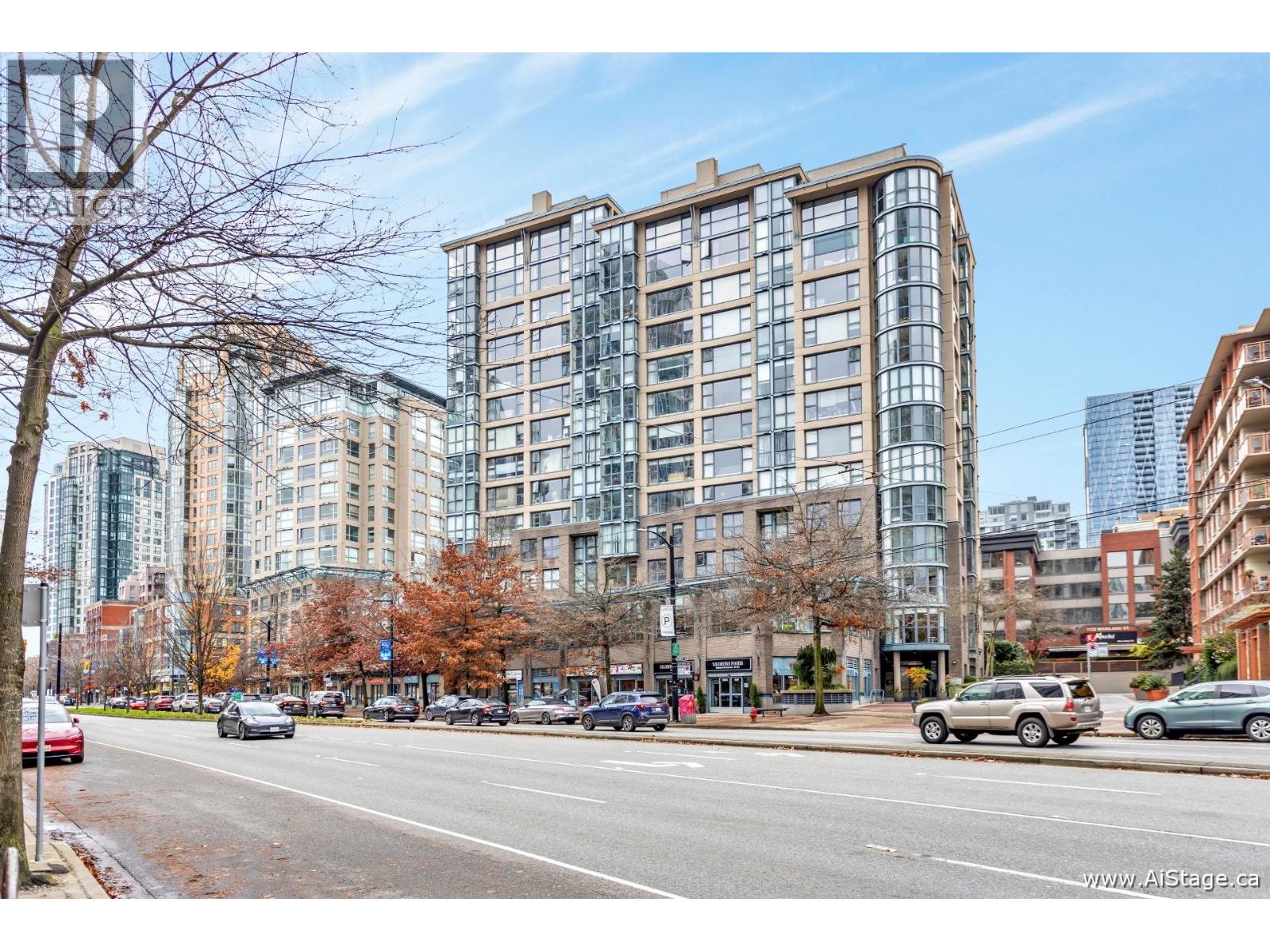 905 238 Alvin Narod Mews, Vancouver, British Columbia V6B 5Z3 - Photo 3 - R3068355